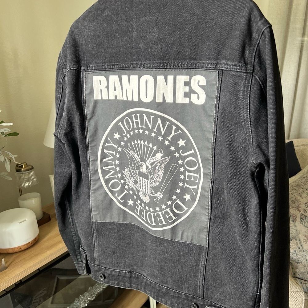 Ramones Vintage Style Black Jean Jacket Size XS - Picture 3 of 15
